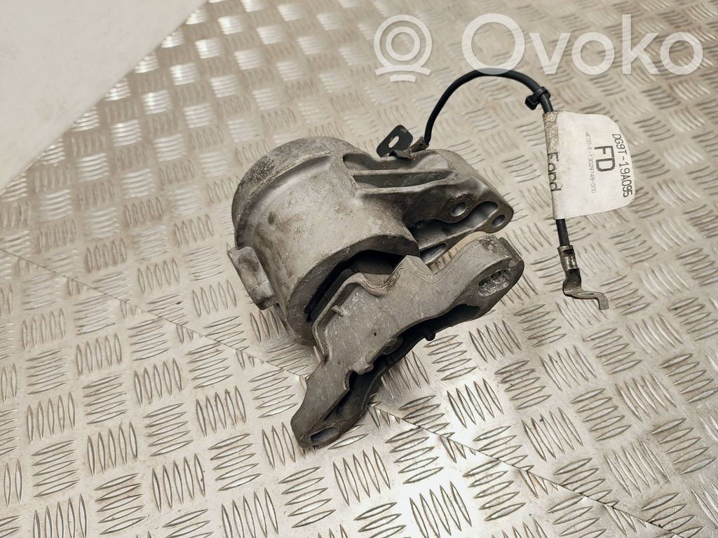 Engine mount bracket   G3350244