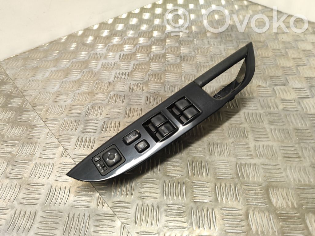 Citroen C4 Aircross Electric window control switch 