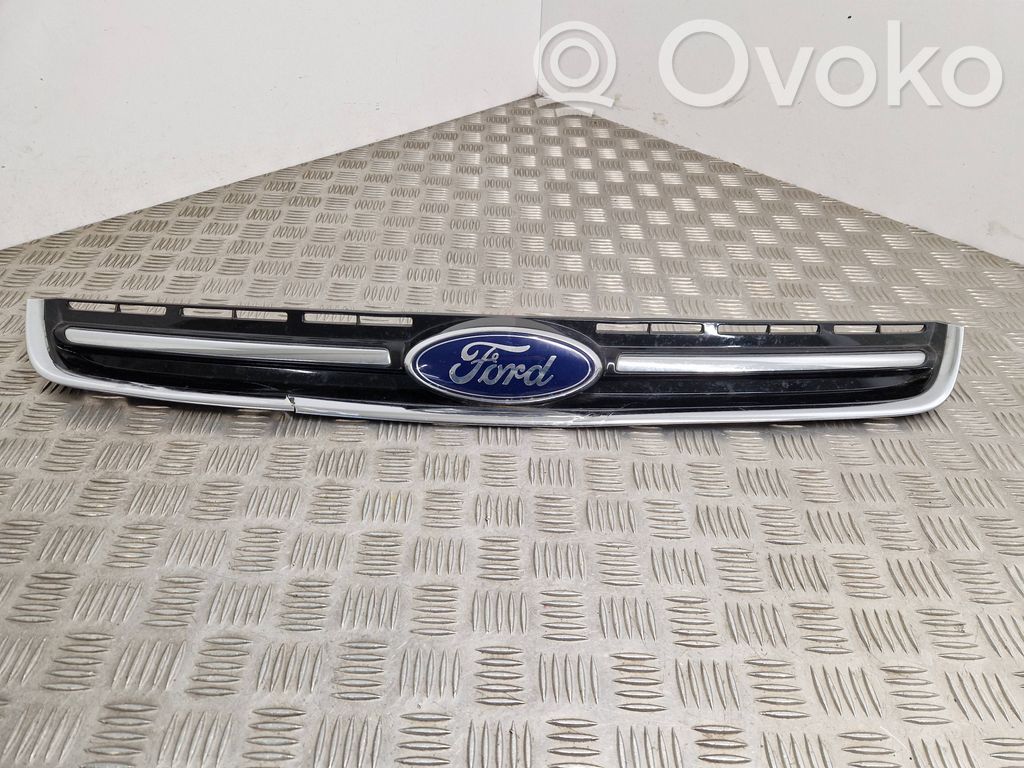 Ford Kuga II Front bumper upper radiator grill 