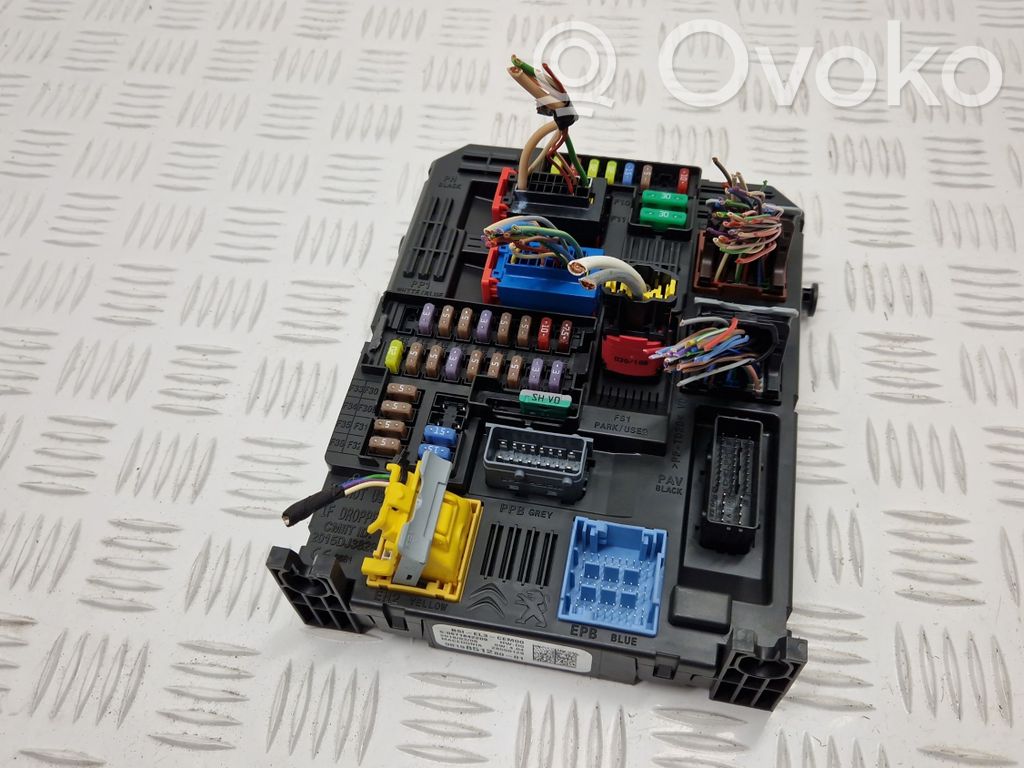 Citroen C3 Fuse module 