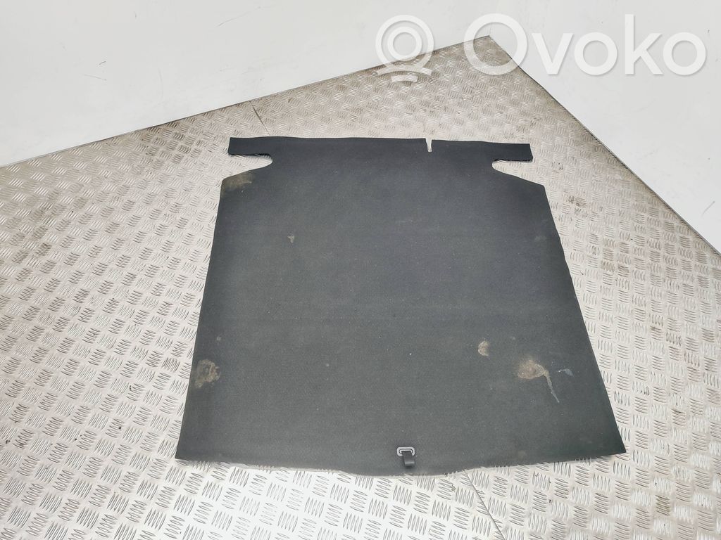 Trunk/boot floor carpet liner