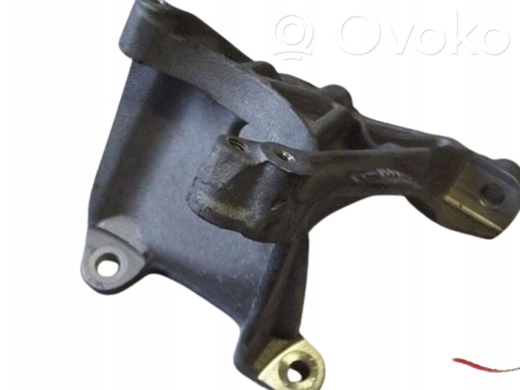 Audi A8 S8 D3 4E Engine mounting bracket 