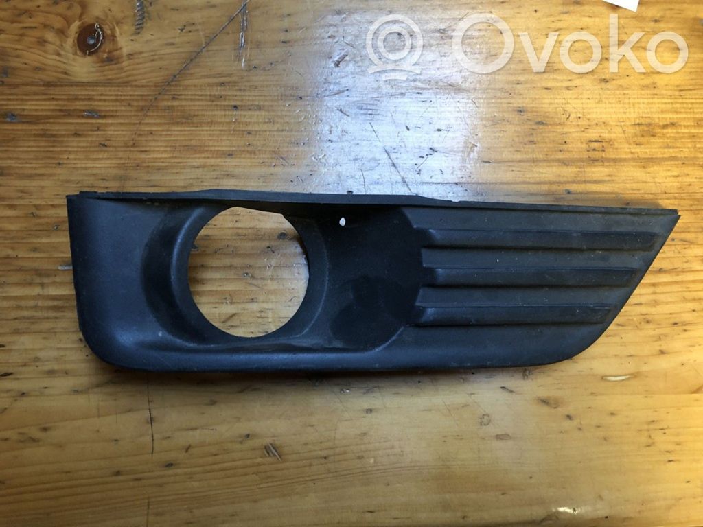 Ford Focus Priešrūkinio žibinto apdaila/ grotelės 