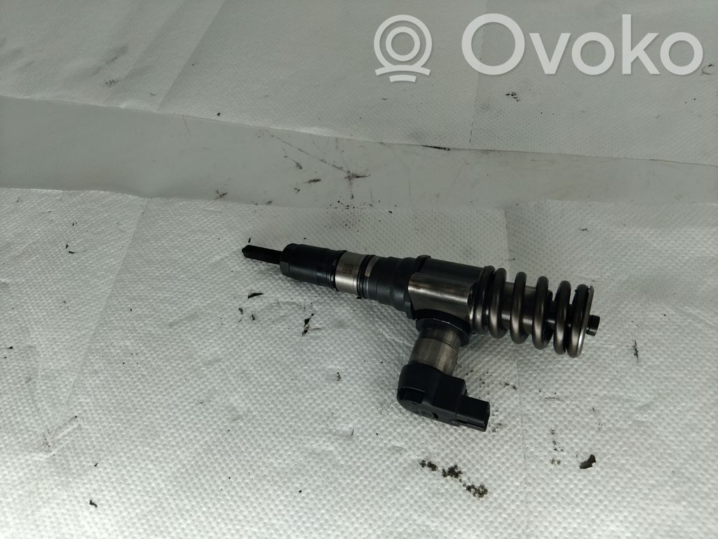 Inyector de combustible   03G130073S