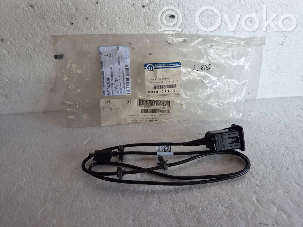 Jeep Cherokee KL Enchufe conector USB 