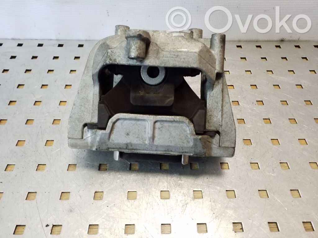 Seat Altea XL Engine mount bracket 