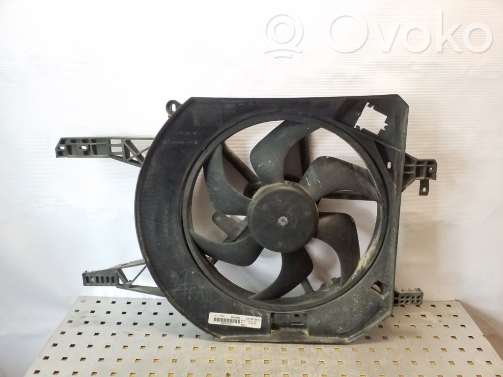 Opel Vivaro Elektryczny wentylator chłodnicy 
