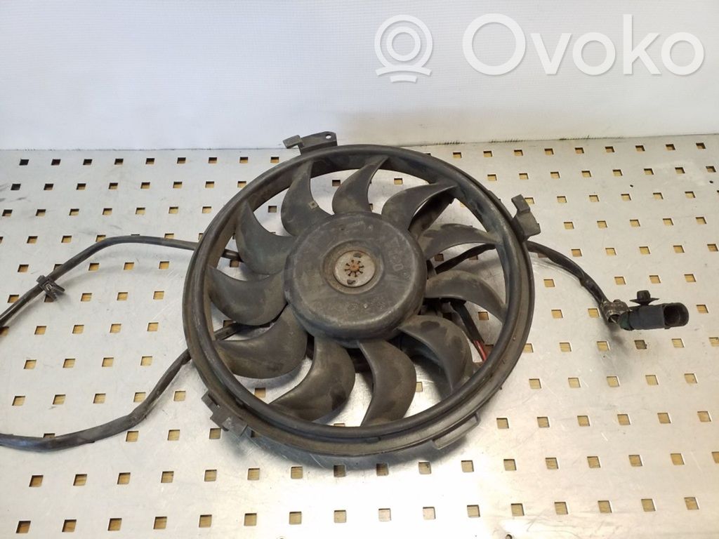 Audi A4 S4 B7 8E 8H Osłona wentylatora chłodnicy 