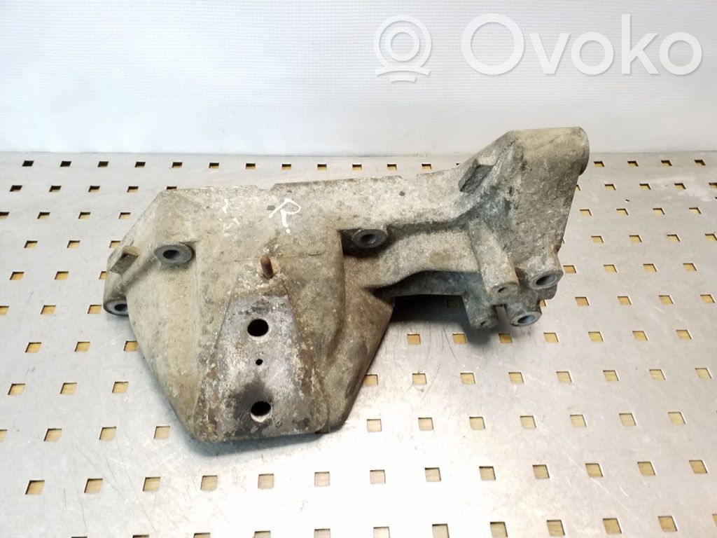 Iveco Daily 35 - 40.10 Engine mounting bracket 