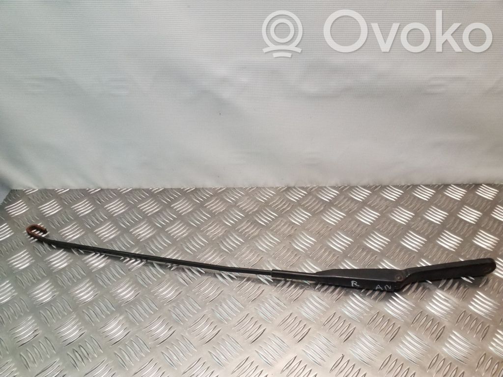 Opel Vivaro Wischerarm vorne 