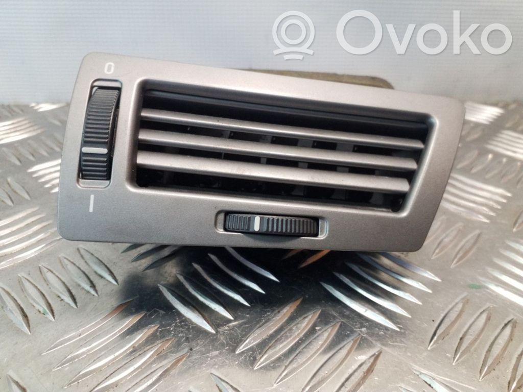 BMW 7 E65 E66 Šoninės oro grotelės 