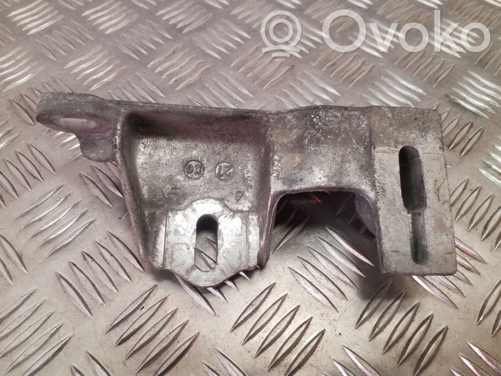 Seat Alhambra (Mk1) Engine mounting bracket 