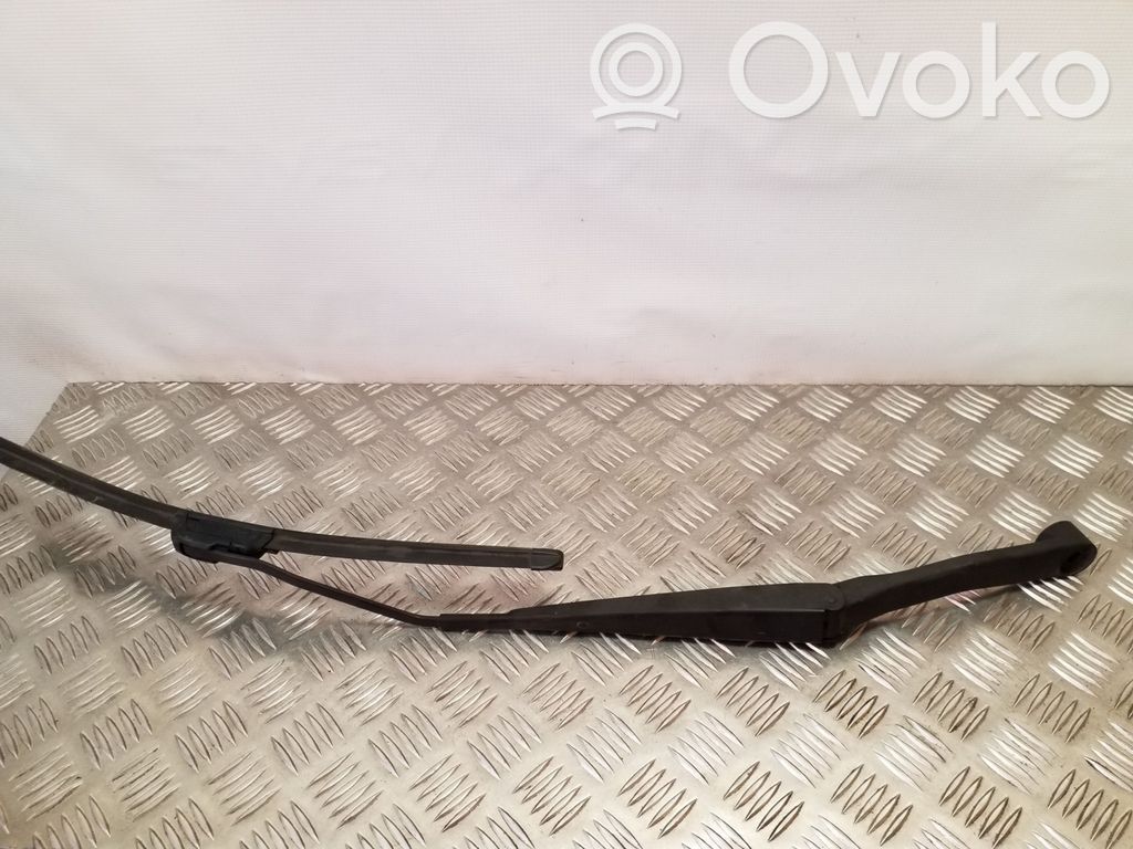 Subaru Legacy Front wiper blade arm 