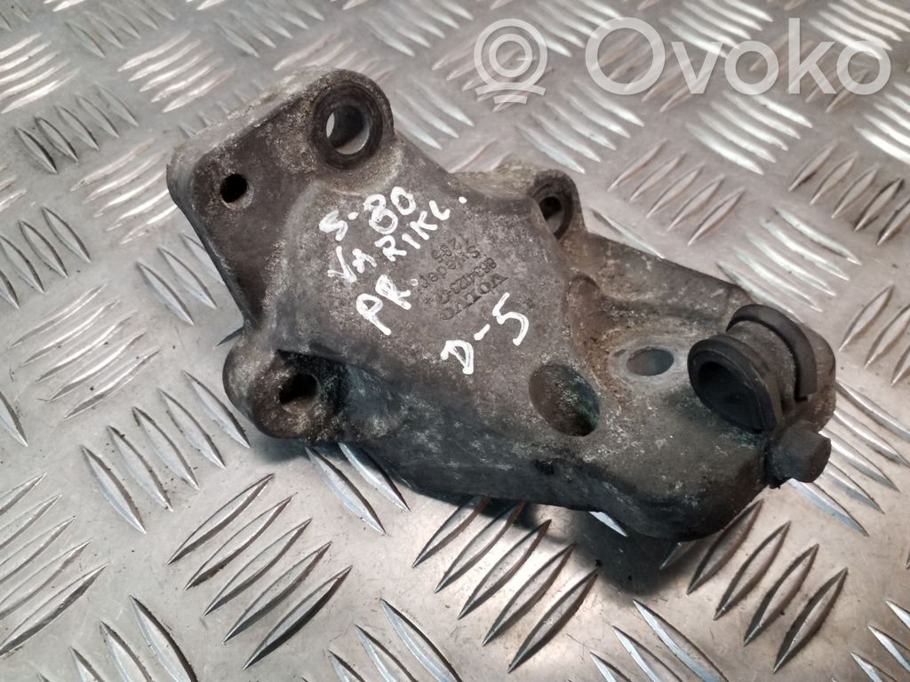 Volvo S80 Engine mounting bracket 