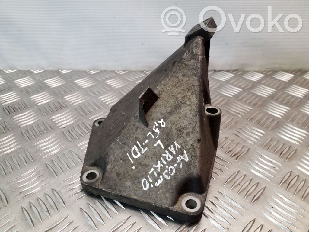 Audi A6 S6 C5 4B Engine mounting bracket 