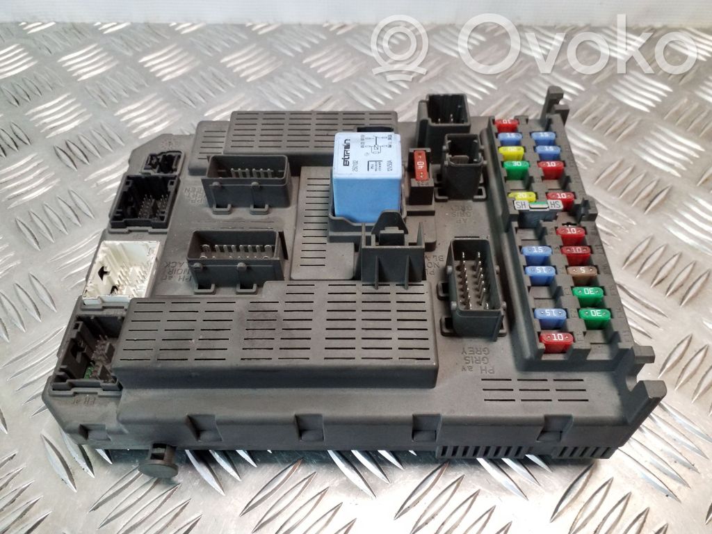 Citroen C8 Fuse module 