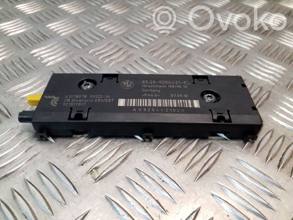BMW 1 E81 E87 Antenos stiprintuvas 