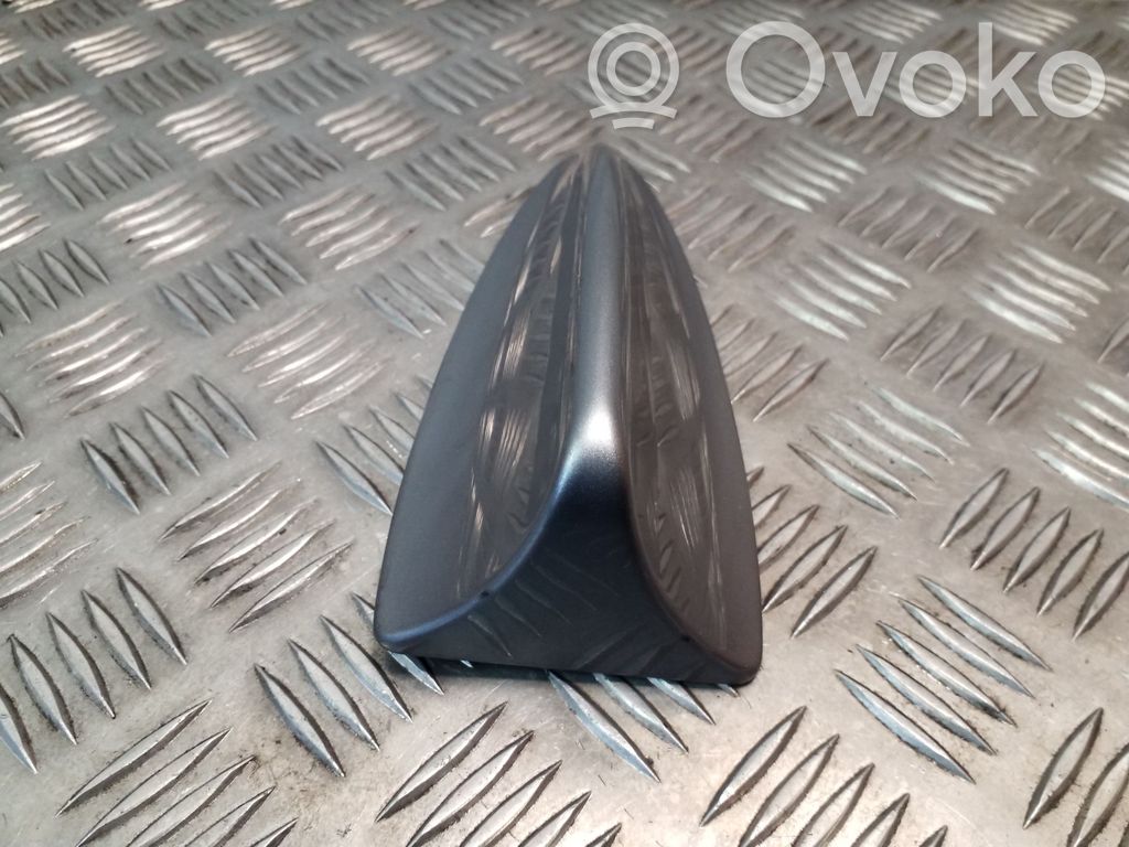 BMW 5 E60 E61 Stogo (GPS) antenos dangtelis 