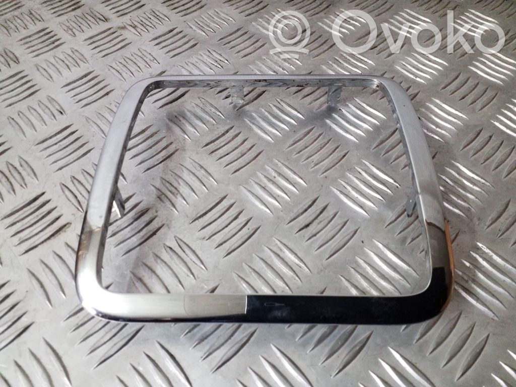 Jeep Grand Cherokee (WK) Gear shifter surround trim plastic 