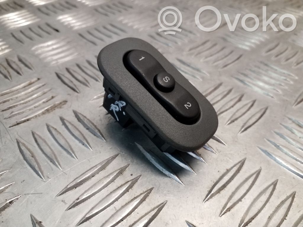 Jeep Grand Cherokee (WK) Seat memory switch 