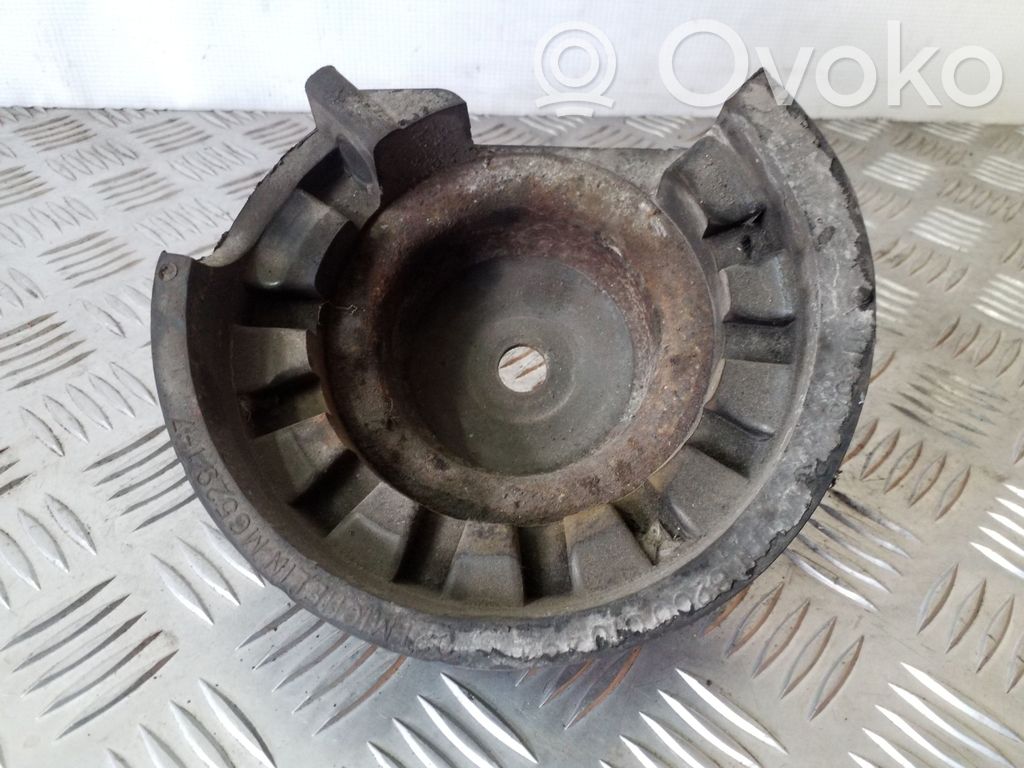 Opel Vivaro Coil spring mount 