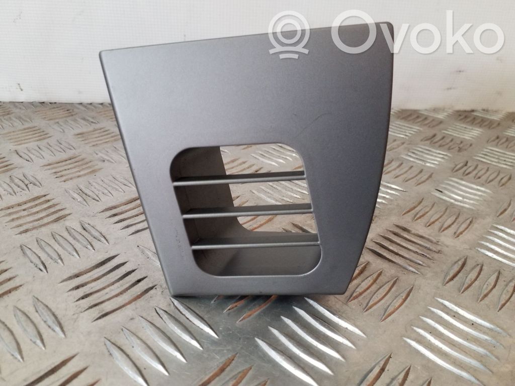 BMW 7 E65 E66 Šoninės oro grotelės 