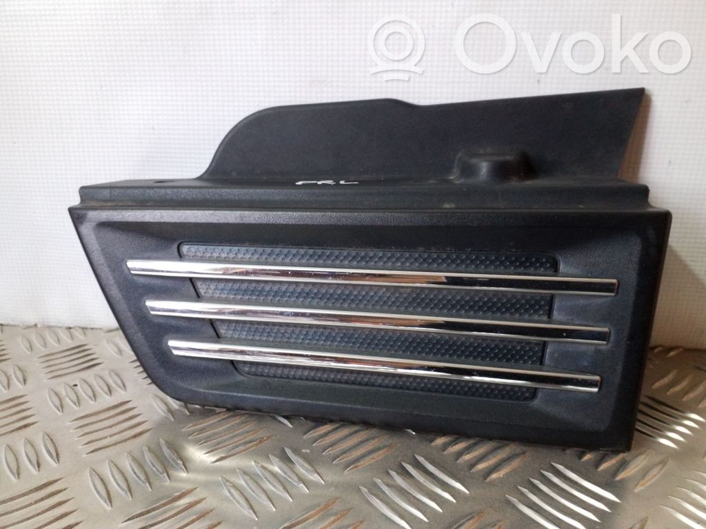 Dodge Nitro Fender trim (molding) 