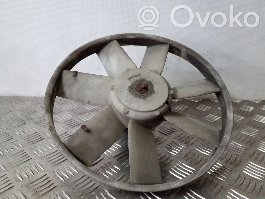 Volkswagen Golf III Elektryczny wentylator chłodnicy 