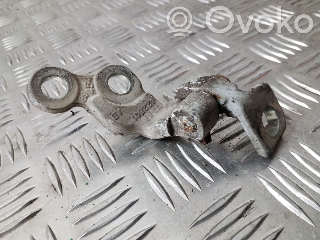 Ford Focus Front door lower hinge 