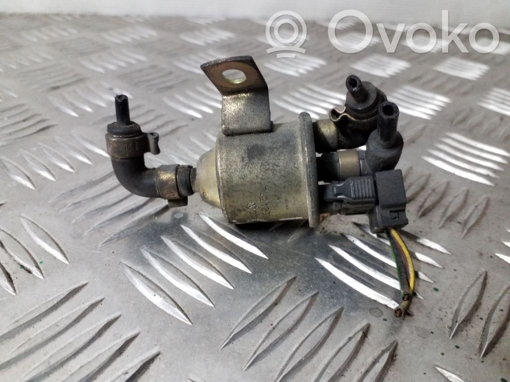 Audi A6 S6 C4 4A Válvula de vacío 