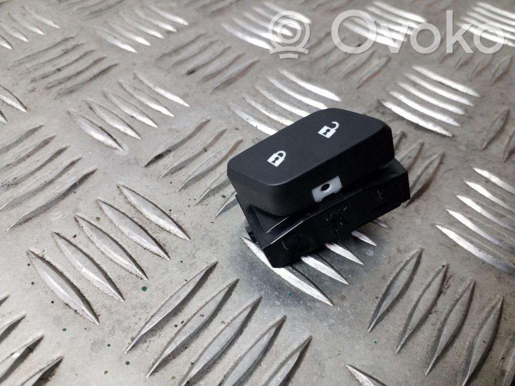 Opel Astra K Central locking switch button 