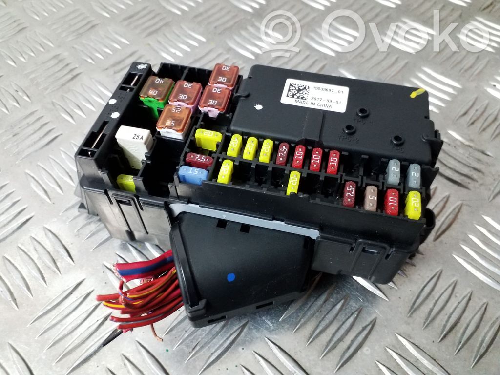 Opel Astra K Fuse module 