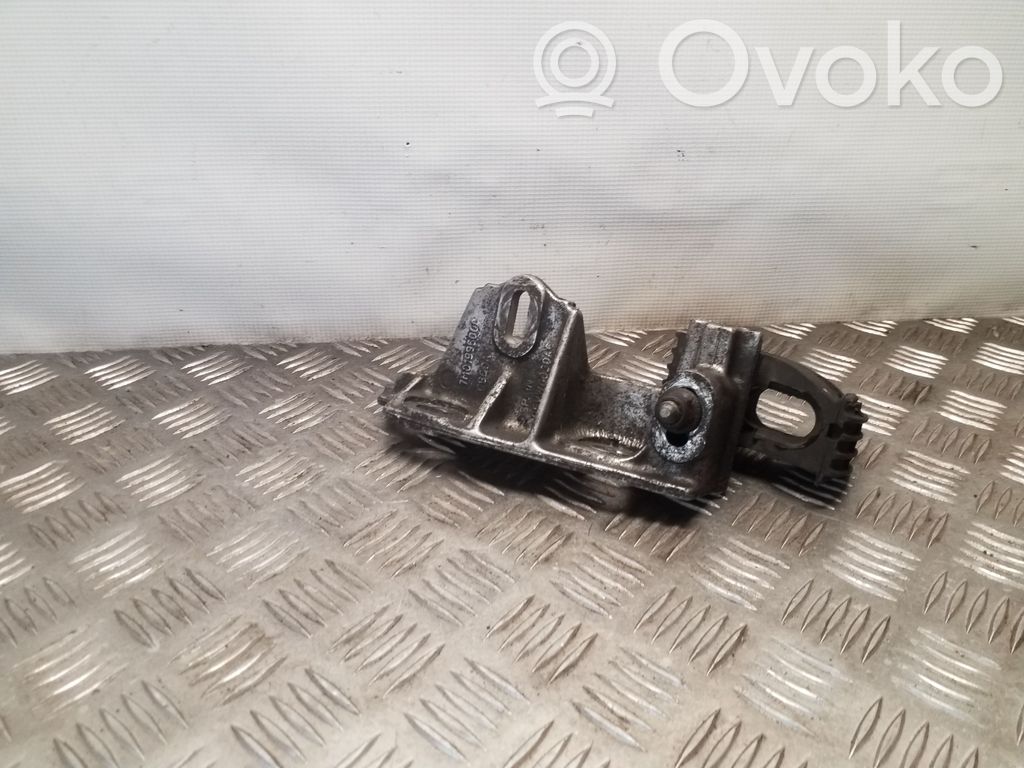Ford Galaxy Engine mounting bracket 