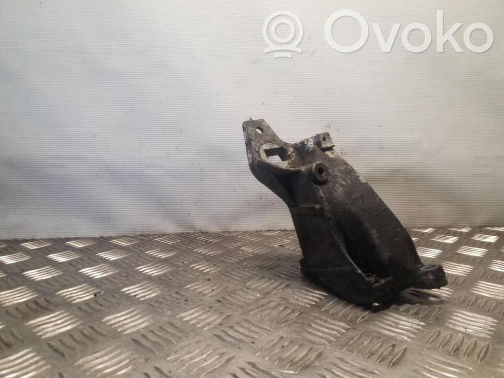 Audi 80 90 S2 B4 Engine mounting bracket 