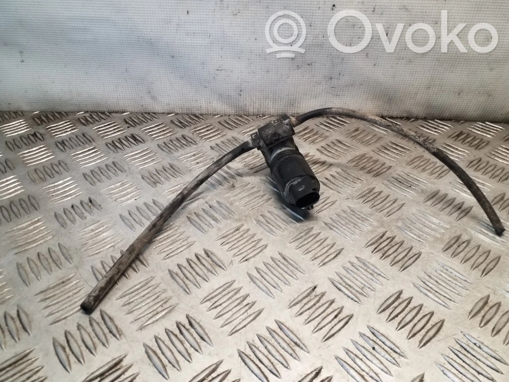 Jeep Grand Cherokee (WK) Windscreen/windshield washer pump 