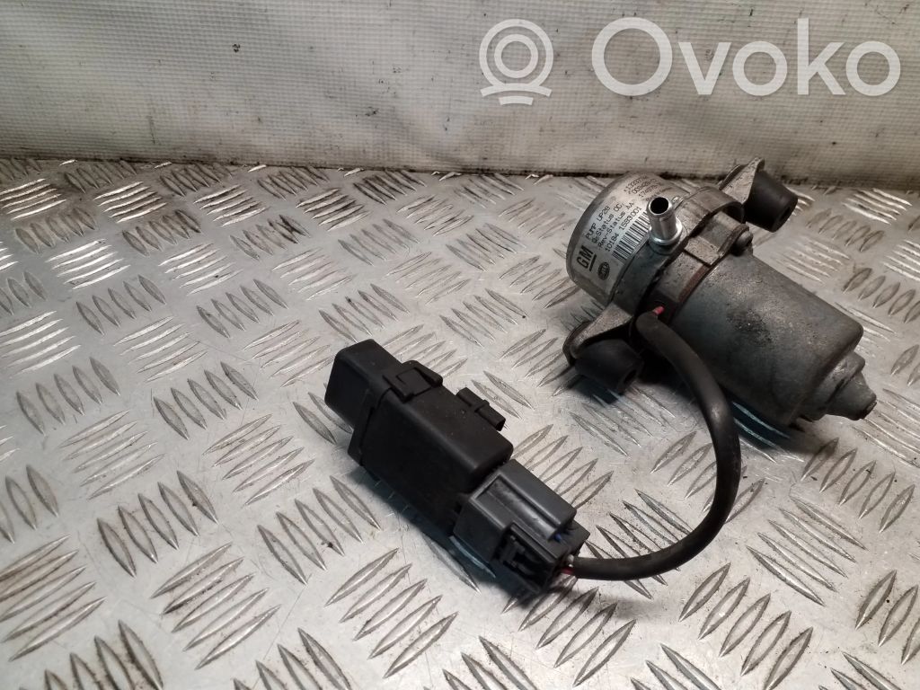 Opel Meriva B Vacuum pump 
