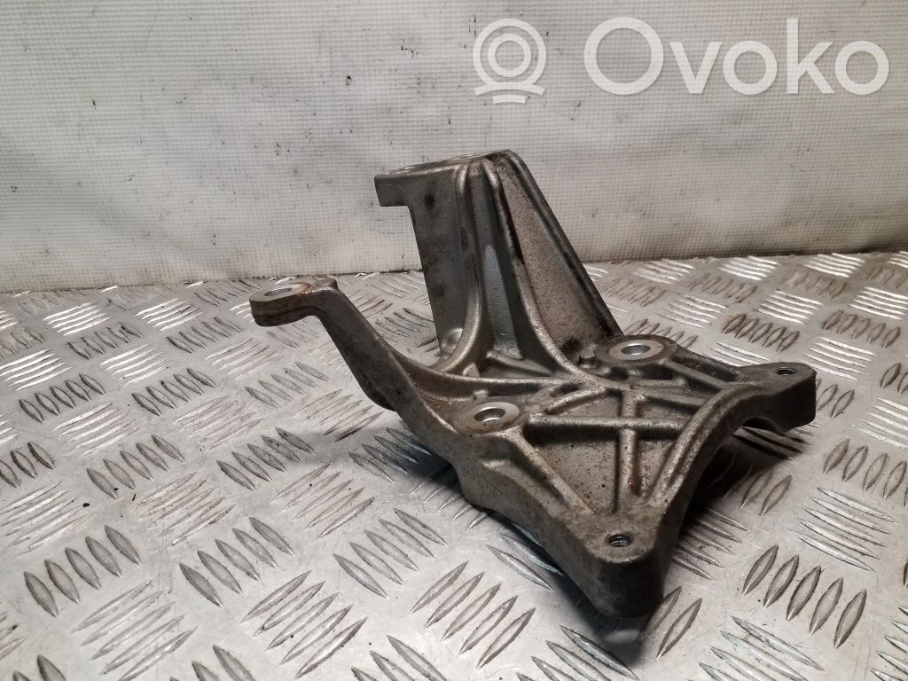Dodge Nitro Engine mounting bracket 