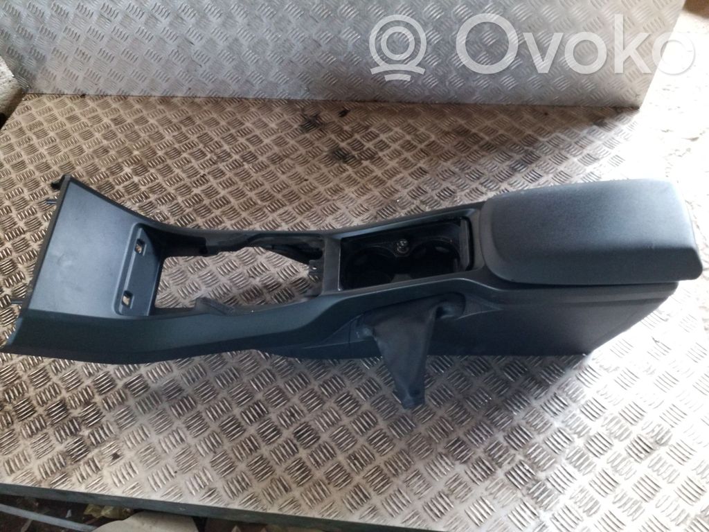 Volvo V40 Centrālā konsole 