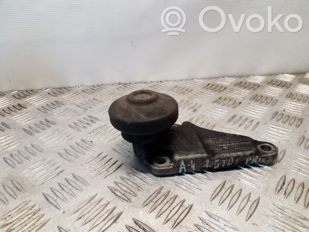 Audi A4 S4 B5 8D Engine mounting bracket 