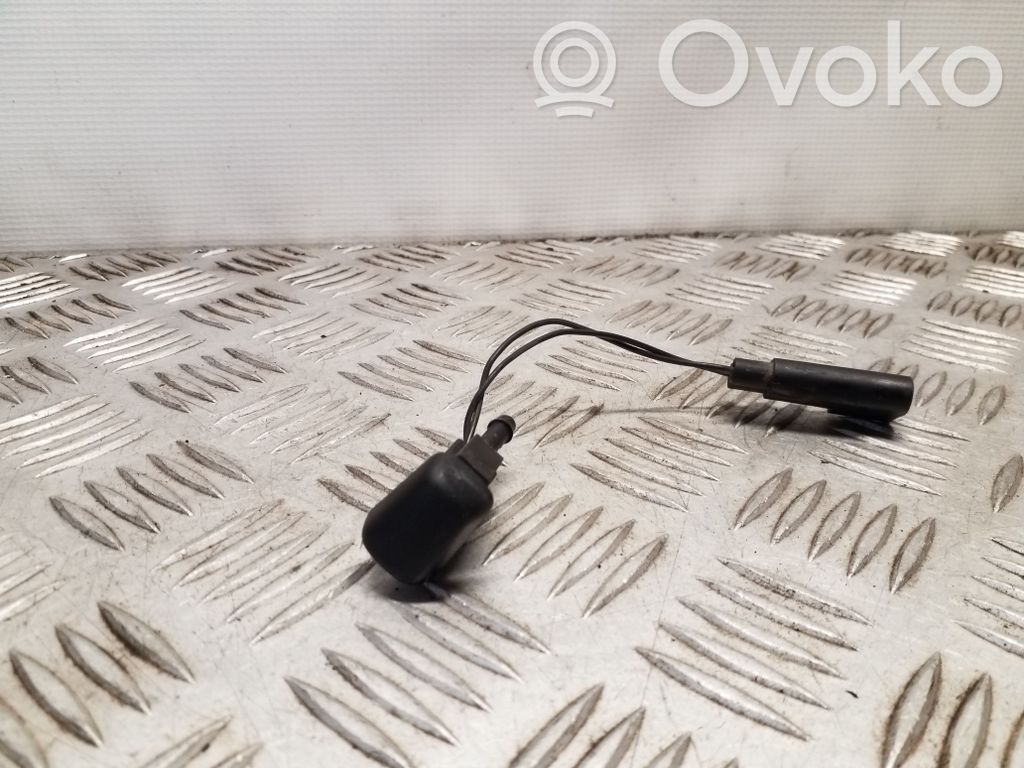 Ford Mondeo MK V Windshield washer spray nozzle 