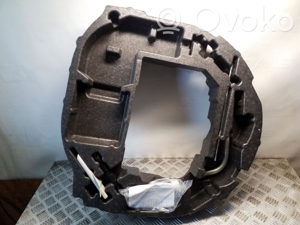 Audi A1 Instrumentu kaste 