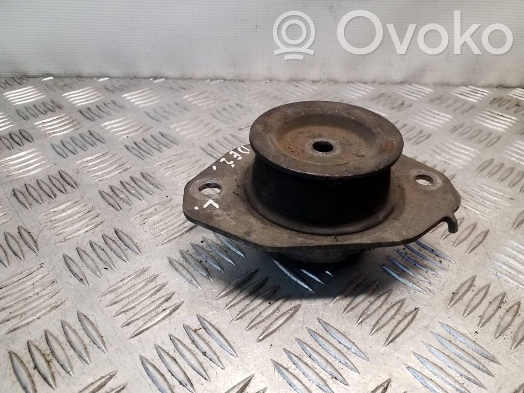 Opel Vivaro Gearbox mount 