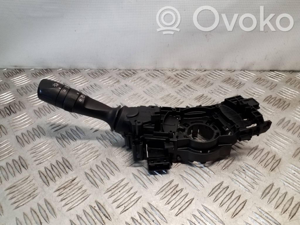 Toyota Auris E180 Palanca de intermitentes 
