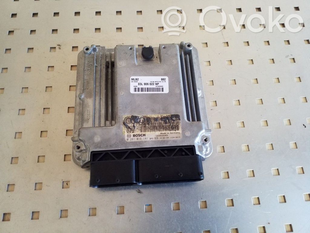 Audi A5 8T 8F Engine control unit/module 