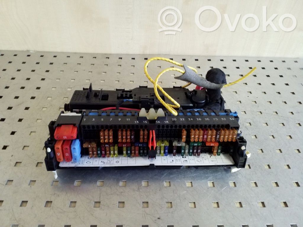 Fuse box set   8364542,8387153
