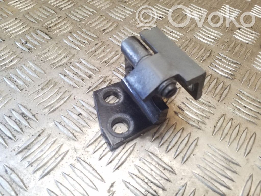 Rear door upper hinge   82651629