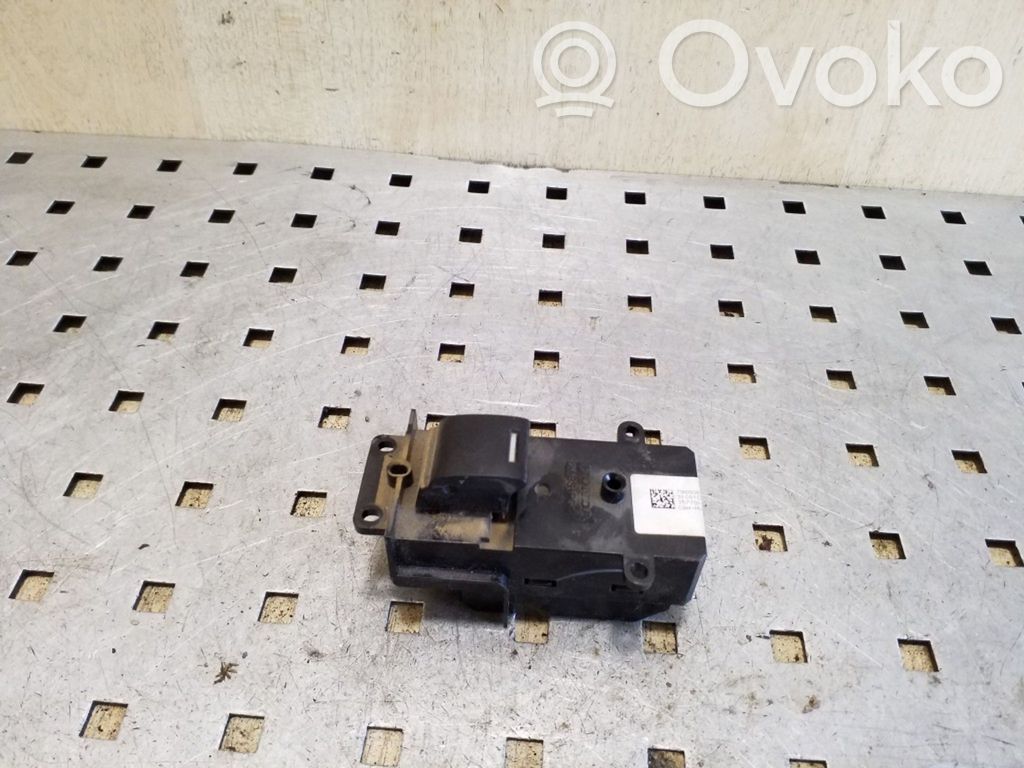 Honda CR-V Electric window control switch 