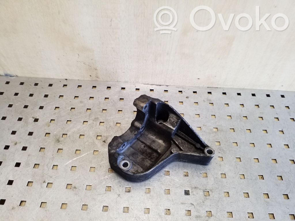 BMW 3 E90 E91 Power steering pump mounting bracket 