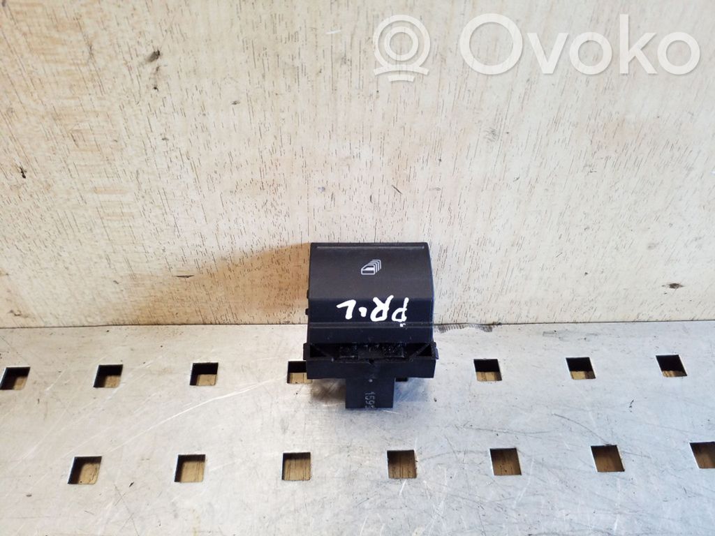 Volkswagen Eos Electric window control switch 