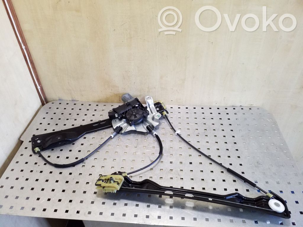 Opel Zafira C Elektryczny podnośnik szyby drzwi przednich 
